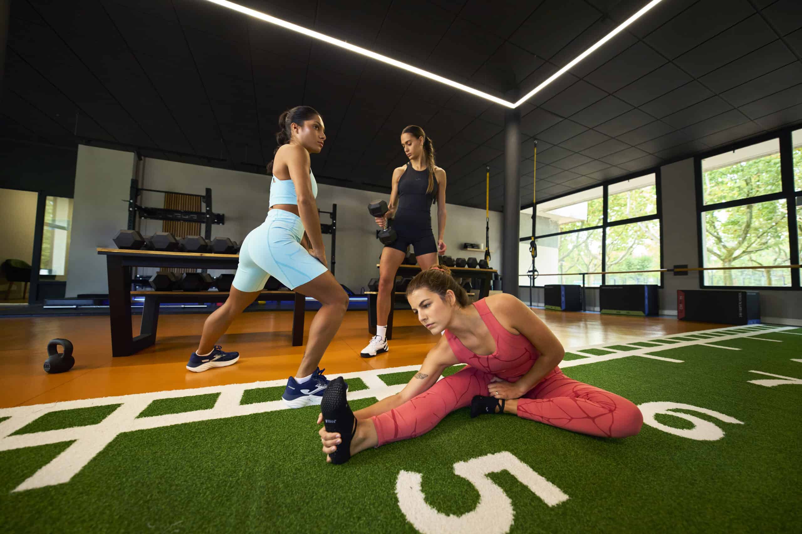 20250122_081741_yoga-gym-ss254832-scaled (1)