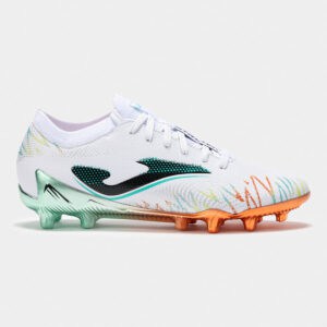 דגם Striker לדשא טבעי